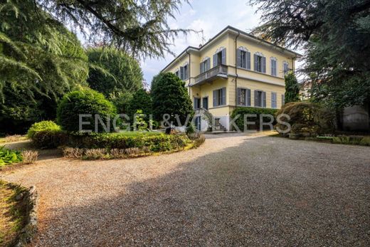 Villa a Caronno Varesino, Varese