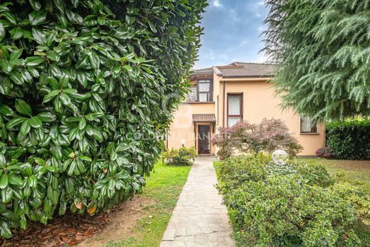 Villa a Macherio, Monza e Brianza