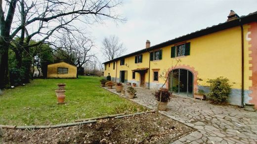 Villa en Prato, Provincia di Prato