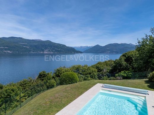 Вилла, Porto Valtravaglia, Provincia di Varese
