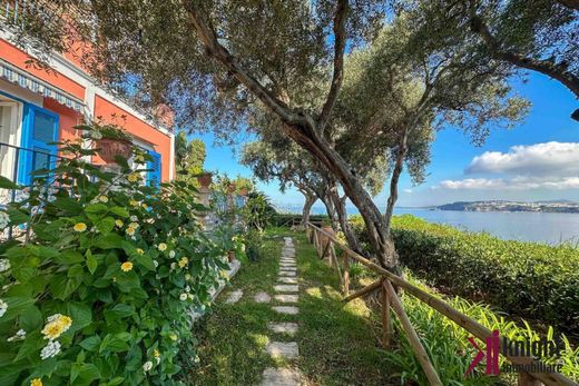Apartment in Procida, Naples