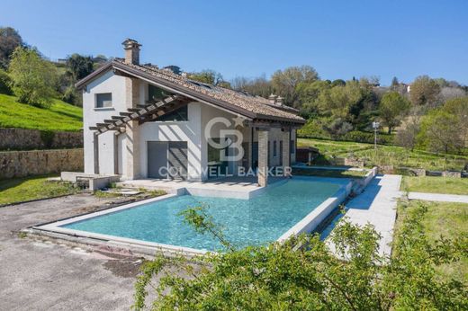 Villa en Saludecio, Rímini