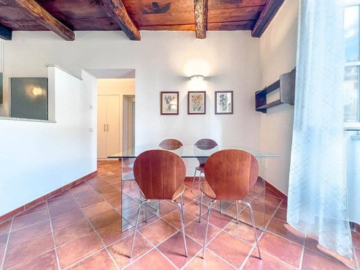 Apartment / Etagenwohnung in Orta San Giulio, Provincia di Novara