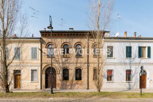 Ferrara, Provincia di Ferraraの高級住宅