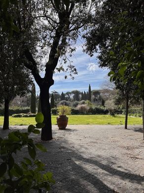 Villa in Rome, Latium