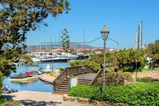 Porto Rotondo, Provincia di Sassariのアパートメント
