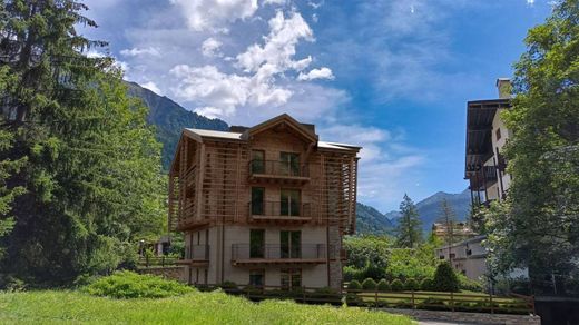 Courmayeur, Valle d'Aostaのアパートメント