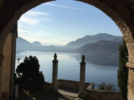 Residential complexes in Morcote, Lugano