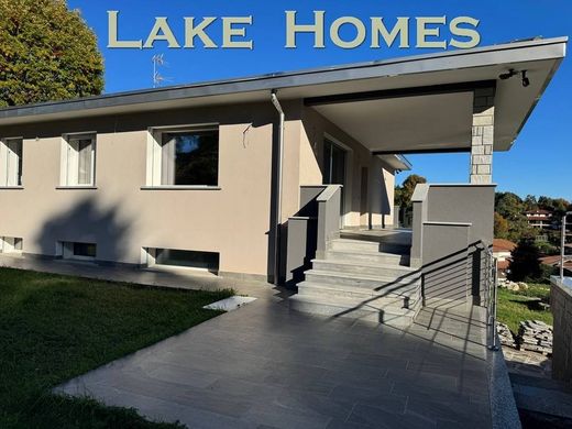 Villa in Venegono Superiore, Provincia di Varese