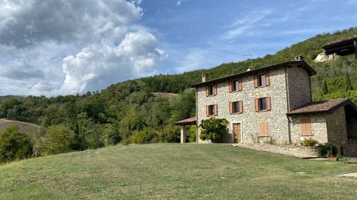 Köy evi Travo, Piacenza ilçesinde