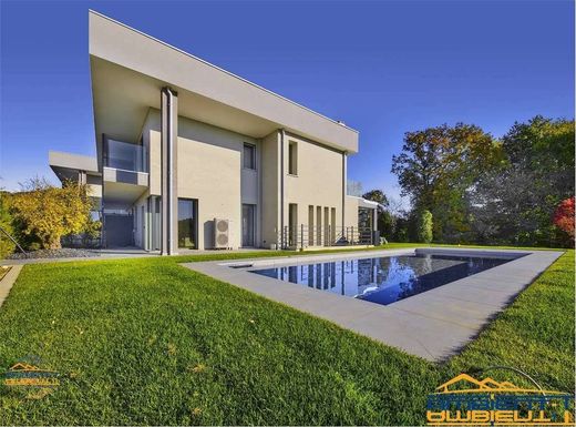 Villa in Montevecchia, Provincia di Lecco