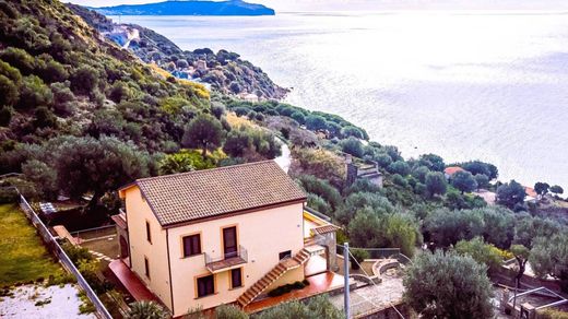 Villa a Pisciotta, Salerno