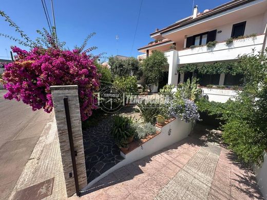 Villa in Lecce, Provincia di Lecce