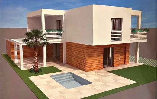 Villa Forte dei Marmi, Lucca ilçesinde