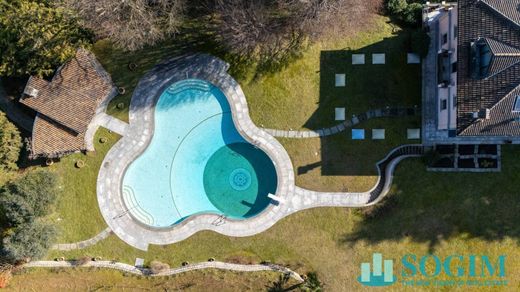 Villa in Cadorago-Caslino al Piano, Provincia di Como