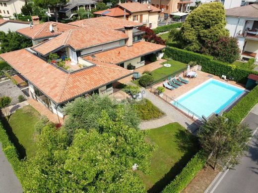 Villa in Provaglio d'Iseo, Provincia di Brescia