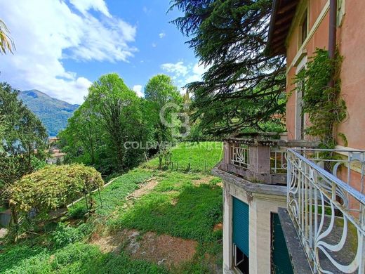 Villa in Lovere, Provincia di Bergamo