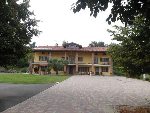 Casa de campo en Montalenghe, Turín