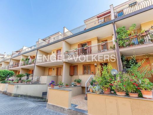 ‏בתים מדורגים ב  רומא, Lazio