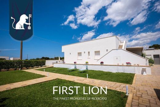 别墅  Ugento, 莱切省