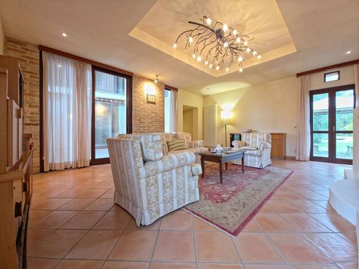 Villa in Siena, Province of Siena