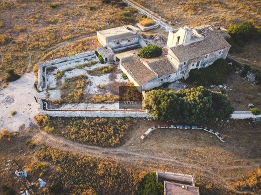 Country House in Syracuse, Sicily