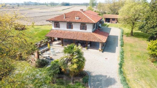 Maison de luxe à Recetto, Novare