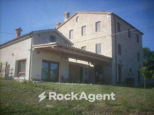 Country House in Arcevia, Provincia di Ancona