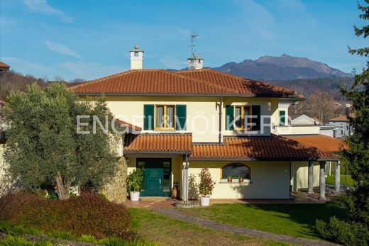 Villa in Villa Guardia, Provincia di Como