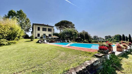 Villa in Lucca, Provincia di Lucca