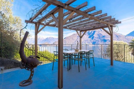 Villa Pianello del Lario, Como ilçesinde