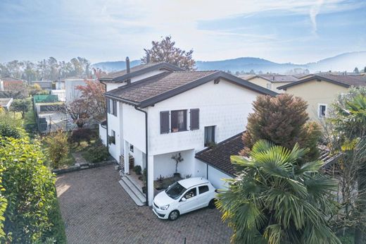 Villa in Stabio, Mendrisio District