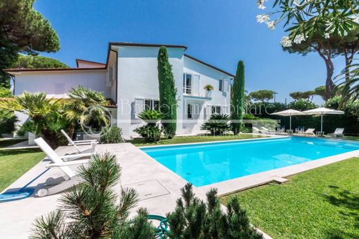 Villa a Forte dei Marmi, Lucca