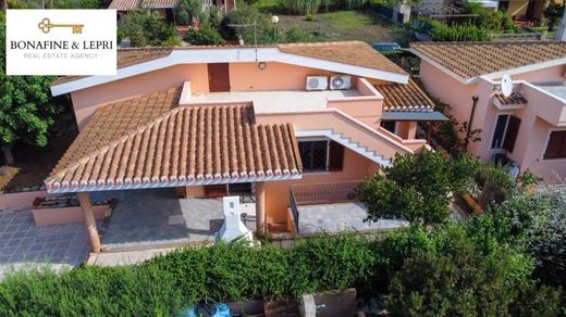 Villa in Villasimius, Provincia del Sud Sardegna