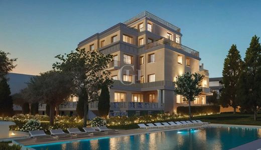 Apartment / Etagenwohnung in Desenzano del Garda, Provincia di Brescia