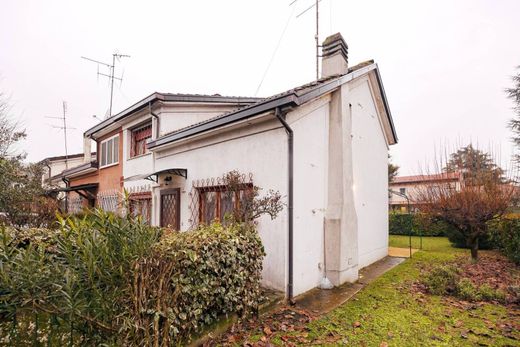 Terraced house in Segrate, Milan