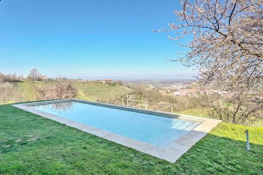 Country House in Dogliani, Provincia di Cuneo