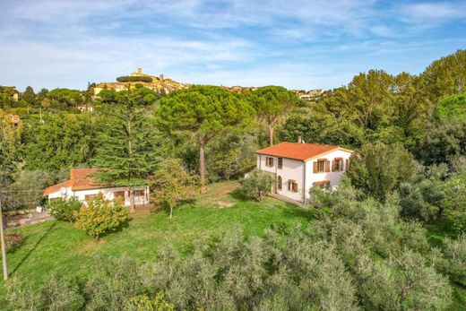 Country House in Montescudaio, Pisa