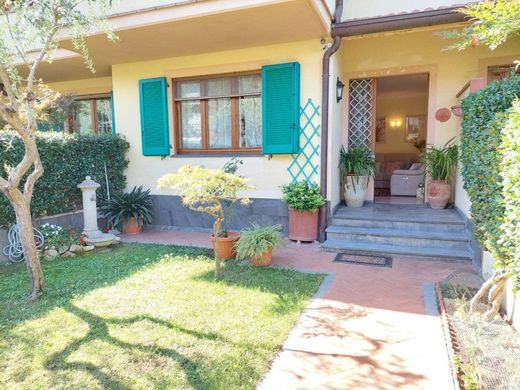 Villa en Forte dei Marmi, Lucca