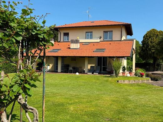 Villa Guardia, Provincia di Comoのヴィラ
