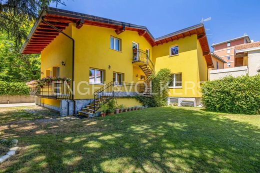 Βίλα σε Sesto Calende, Provincia di Varese