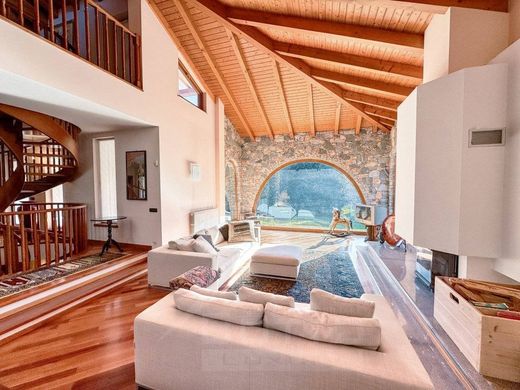 Willa w Invorio, Provincia di Novara