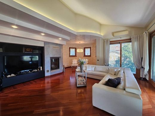 Villa in Palazzago, Provincia di Bergamo