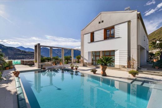Villa en Sale Marasino, Provincia di Brescia