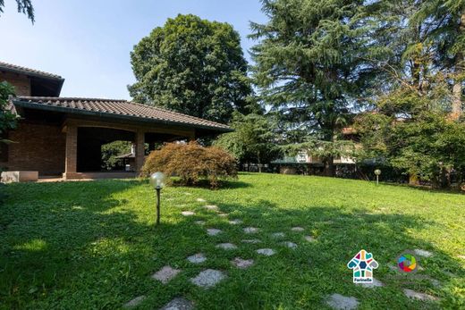 Villa in Carugo, Provincia di Como