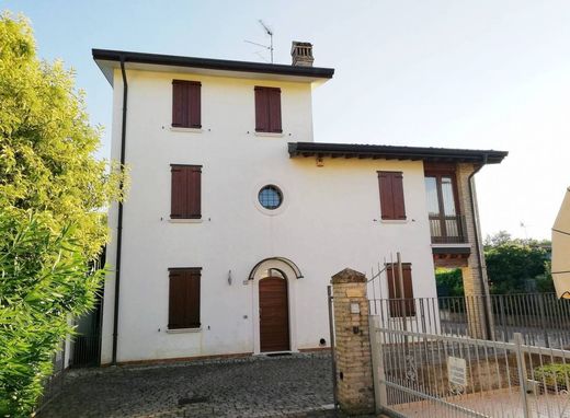 别墅  Desenzano del Garda, 布雷西亚省