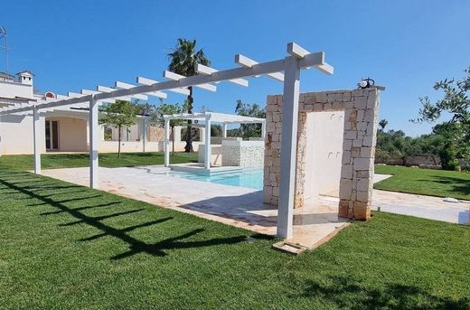 Villa in Carovigno, Provincia di Brindisi