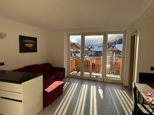 Apartment / Etagenwohnung in Campitello di Fassa, Trient