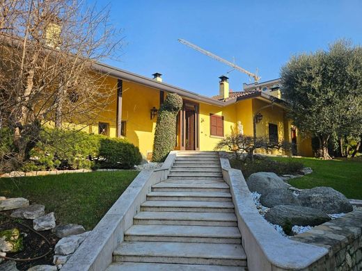Villa in Brembate di Sopra, Provincia di Bergamo