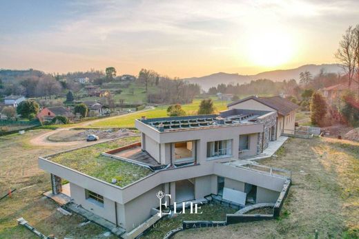 Villa in Angera, Provincia di Varese